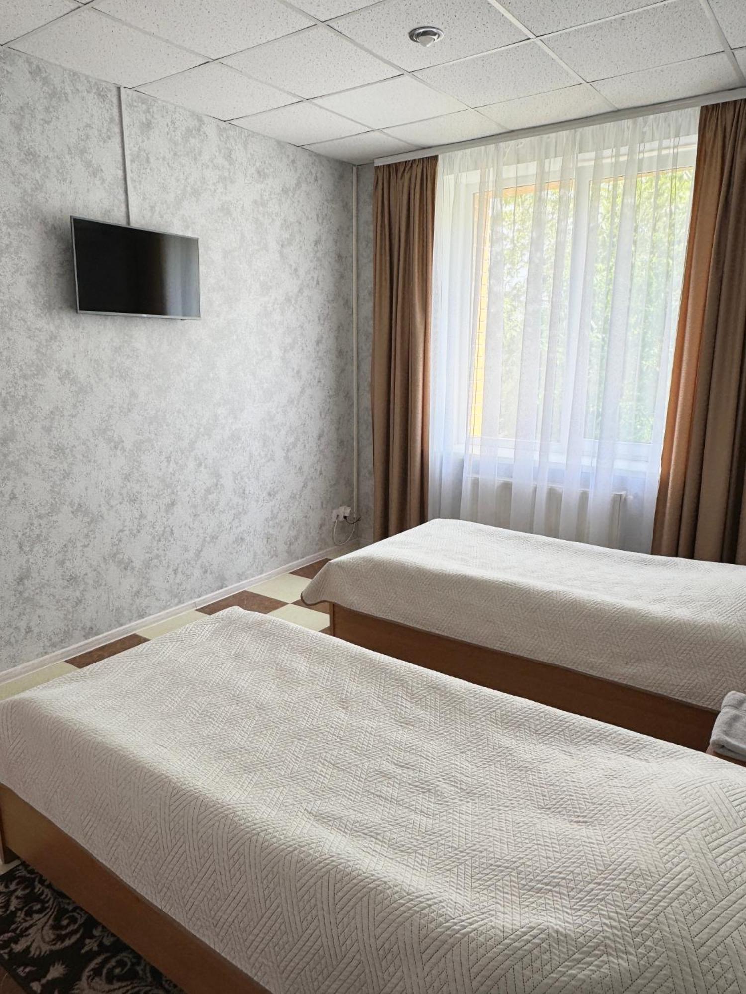 Hotel Vesta Brovary Eksteriør bilde